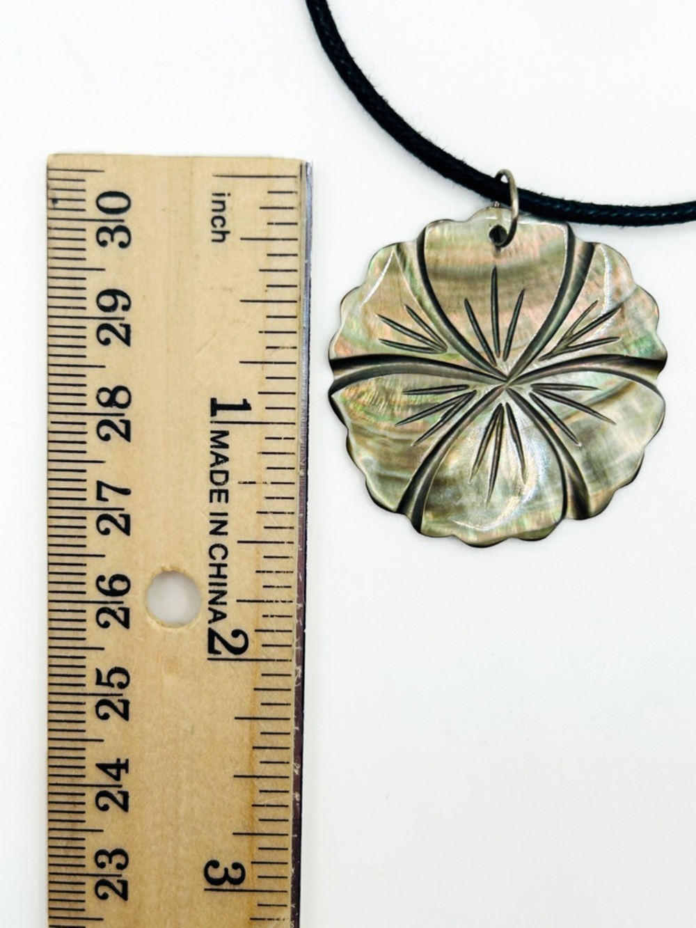 Vintage Carved Iridescent Shell Flower Pendant Necklace - Picture 13 of 14